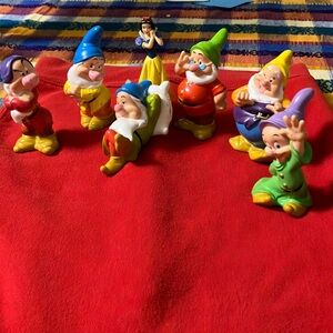 Disney snow white 7 dwarfs figure complete set